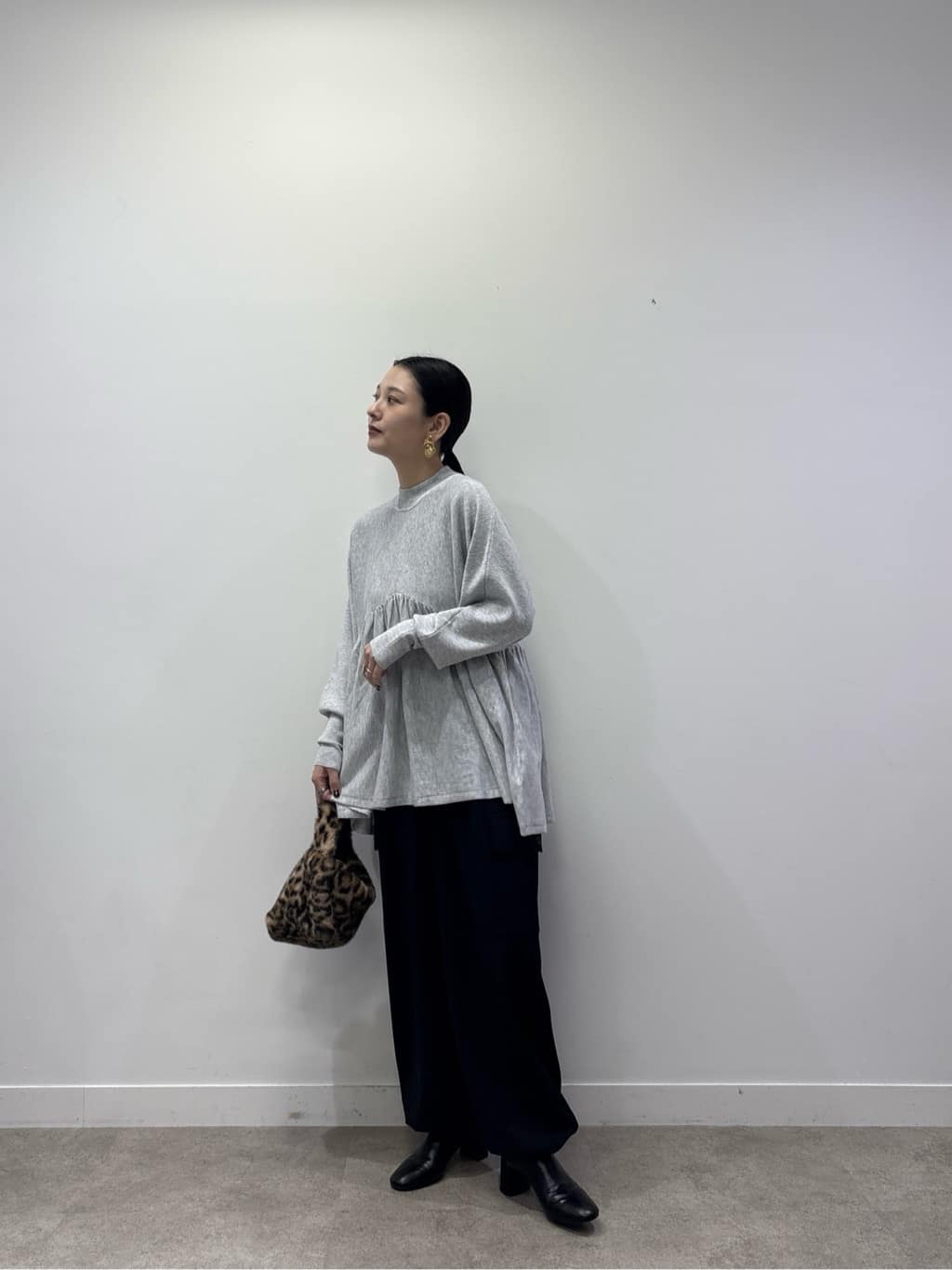 ayanoさんの「INDIVI｜【再入荷】ペプラムハイネックニット」を使ったコーディネート