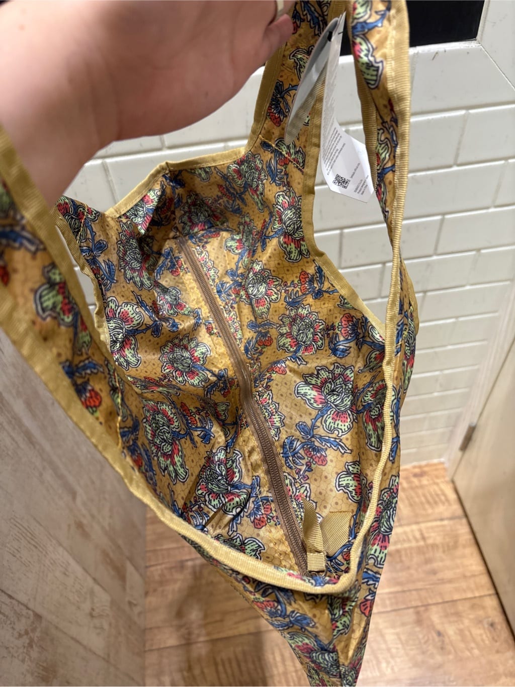 mioさんの「212 KITCHEN STORE｜ラタ 保冷コンパクトエコバッグ フラワーイエロー」を使ったコーディネート