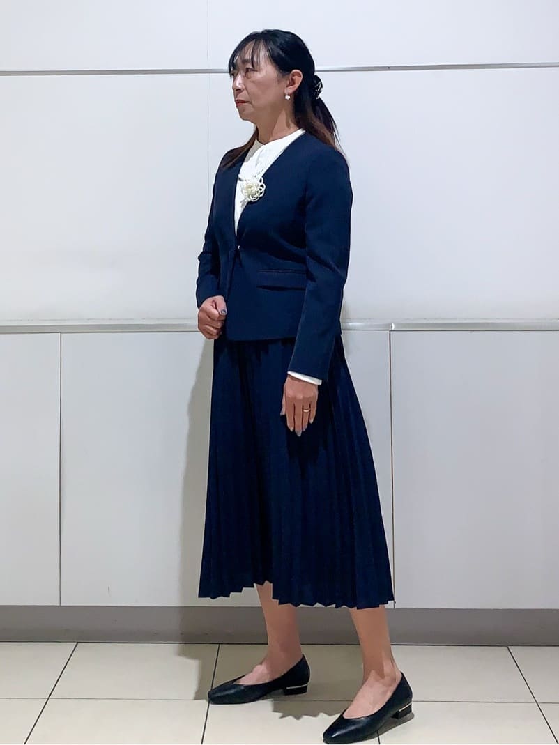 染さんの「OPAQUE.CLIP｜《通勤／セットアップ対応》 パイピングVネックジャケット【洗濯機OK】」を使ったコーディネート