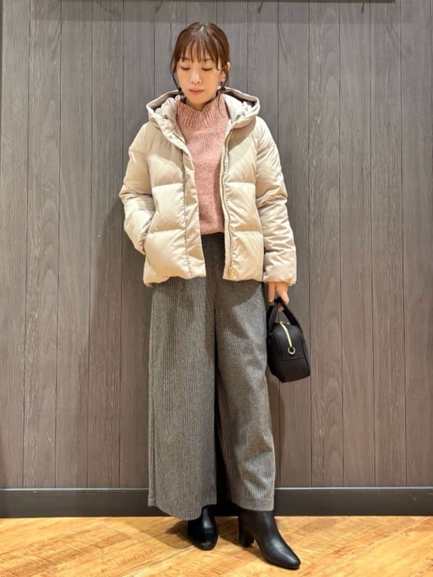 meiさんの「SHOO･LA･RUE｜【撥水/洗える】ショートフーディーダウン」を使ったコーディネート