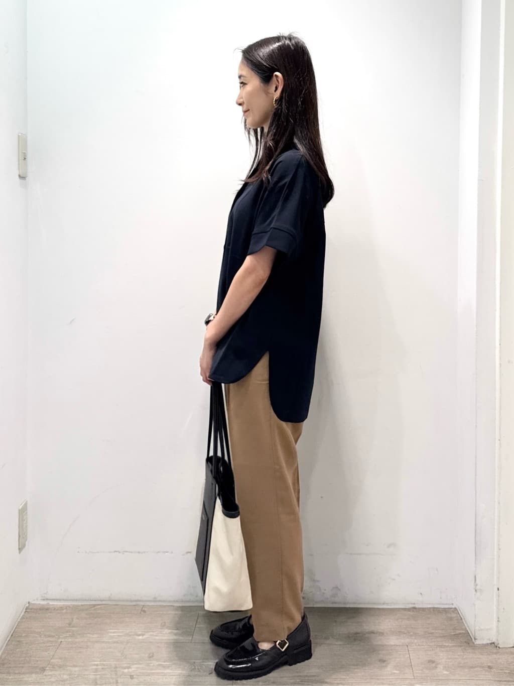 yuicciさんの「OPAQUE.CLIP｜《5色展開／SS-LLサイズ》スキッパー金ボタンブラウス／セットアップ対応【防シワ／ストレッチ／洗濯」を使ったコーディネート