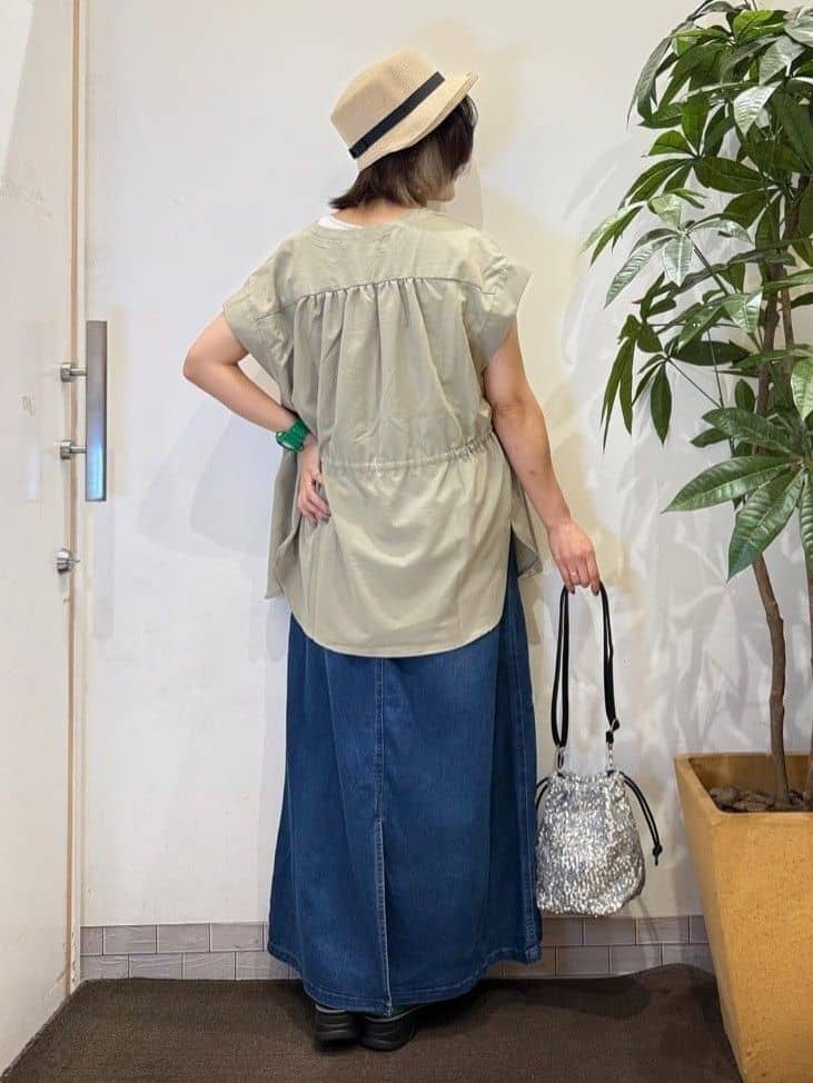 misakiさんの「SHOO･LA･RUE｜【S-LL】シルエットが変えられる ウエストリボンブラウス」を使ったコーディネート