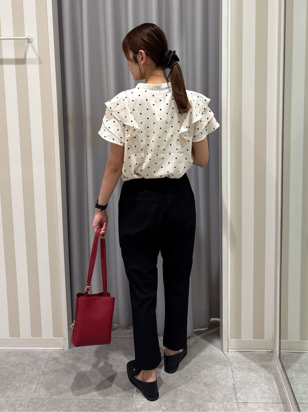 Rikaさんの「SHOO･LA･RUE｜【洗える/S-LL/美脚シルエット】ハイパーストレッチ テーパードパンツ」を使ったコーディネート