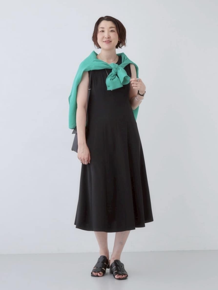 yuriさんの「INDIVI｜【美シルエット】ノースリーブワンピース」を使ったコーディネート
