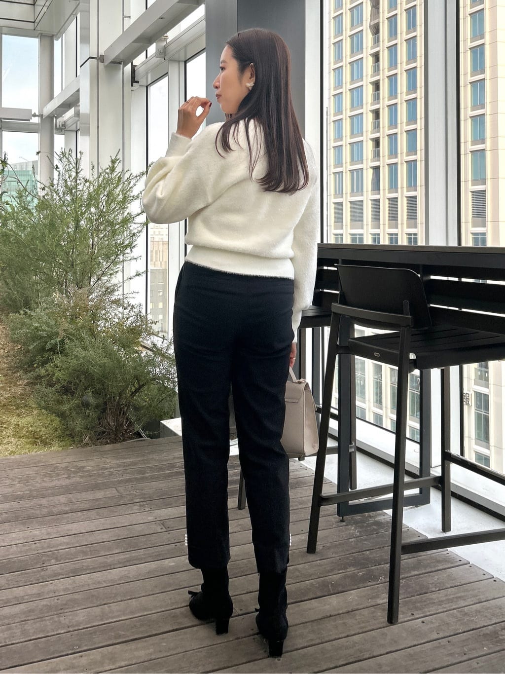 teiさんの「Couture brooch｜【前後2WAY】Springフェザーカーデトップス」を使ったコーディネート