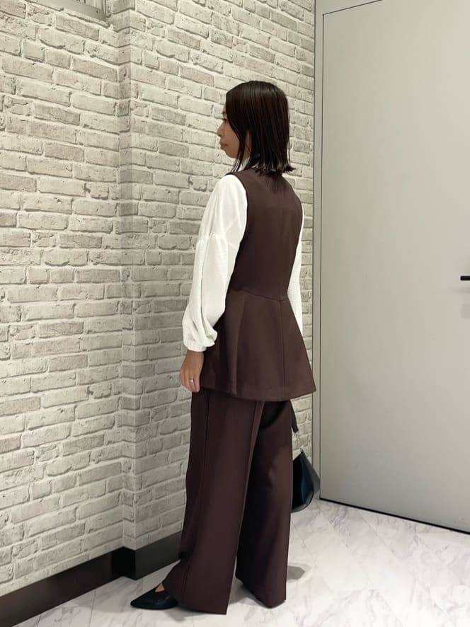 Mikoさんの「INDIVI｜Comfy SET UP｜イージーストレートワイドパンツ【セットアップ対応／通勤/カセット服】」を使ったコーディネート