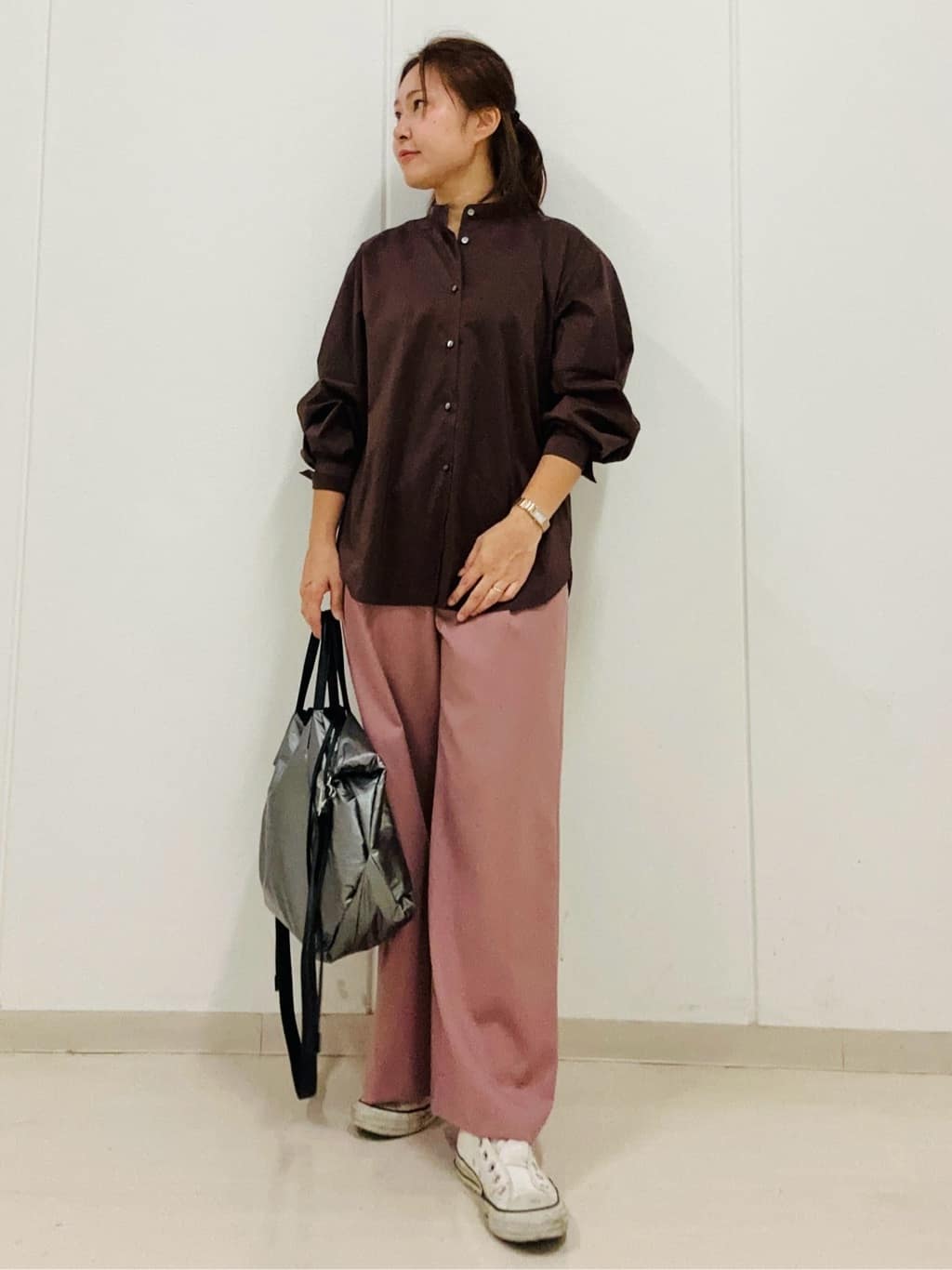 haseさんの「Reflect｜【さらっと一枚で決まる／重ね着にもおすすめ◎】タックスリーブシャツブラウス」を使ったコーディネート