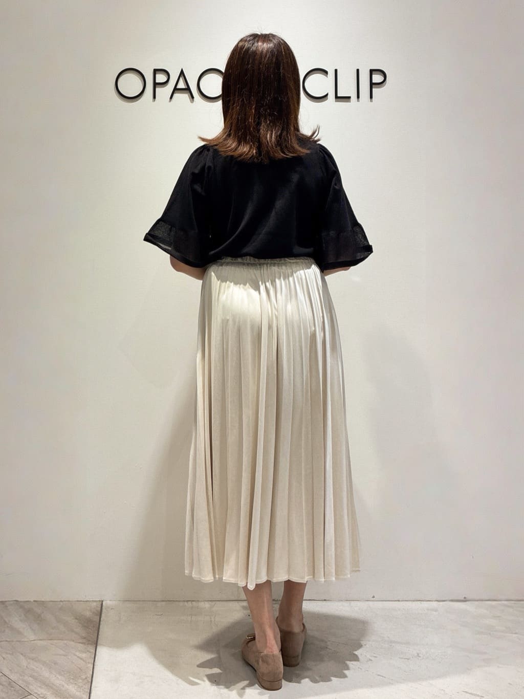 もんちゃんさんの「OPAQUE.CLIP｜《5色展開》シアーフレアスリーブニット【洗濯機洗い可】」を使ったコーディネート