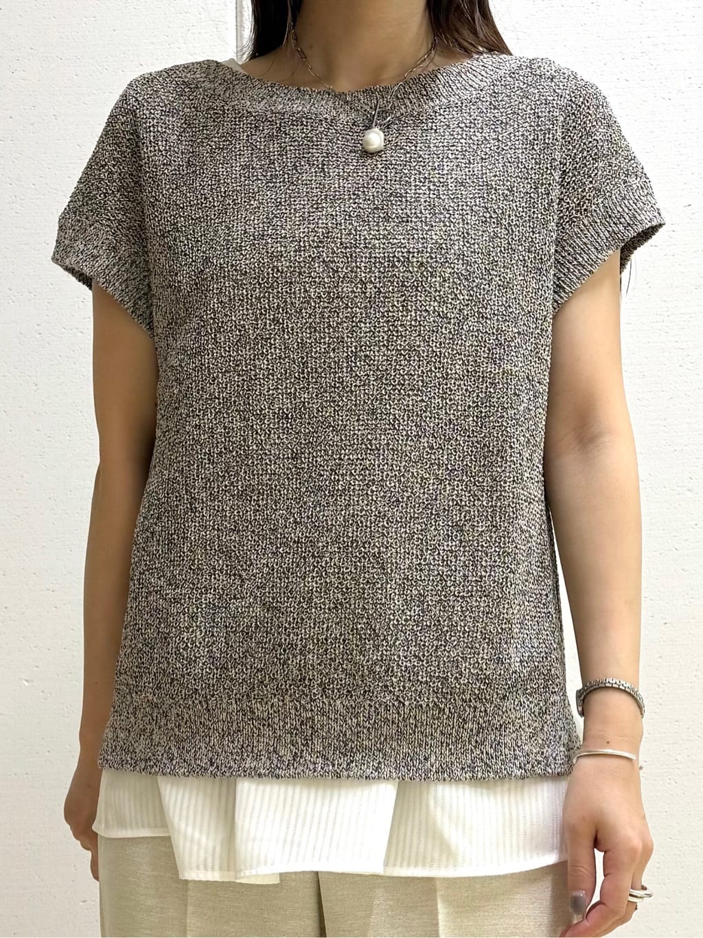 mamiさんの「INDIVI｜【洗える／レイヤードにも活躍】ペプラムインナートップス」を使ったコーディネート