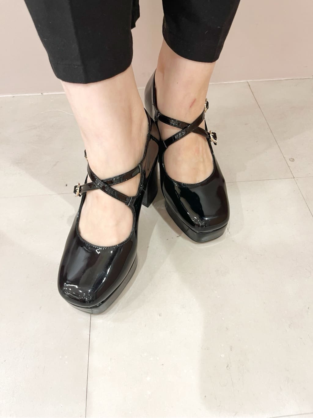 Oさんの「ESPERANZA｜クロスダブルバックル厚底パンプス 結婚式二次会 パーティー 25SS」を使ったコーディネート