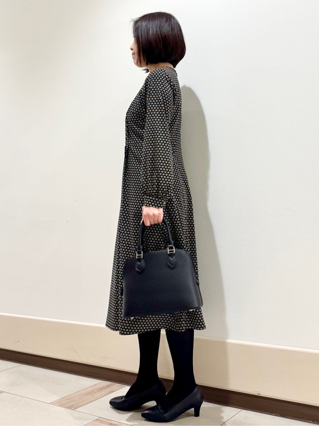 kaeさんの「Reflect｜【通勤/お出かけ◎】ジオメプリントクラシカルワンピース」を使ったコーディネート