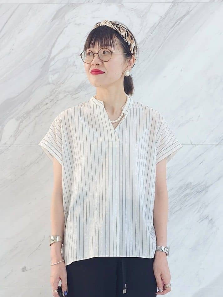 MUTSUKOさんの「UNTITLED｜【洗える/スキッパー】フレンチスリーブシアーブラウス」を使ったコーディネート