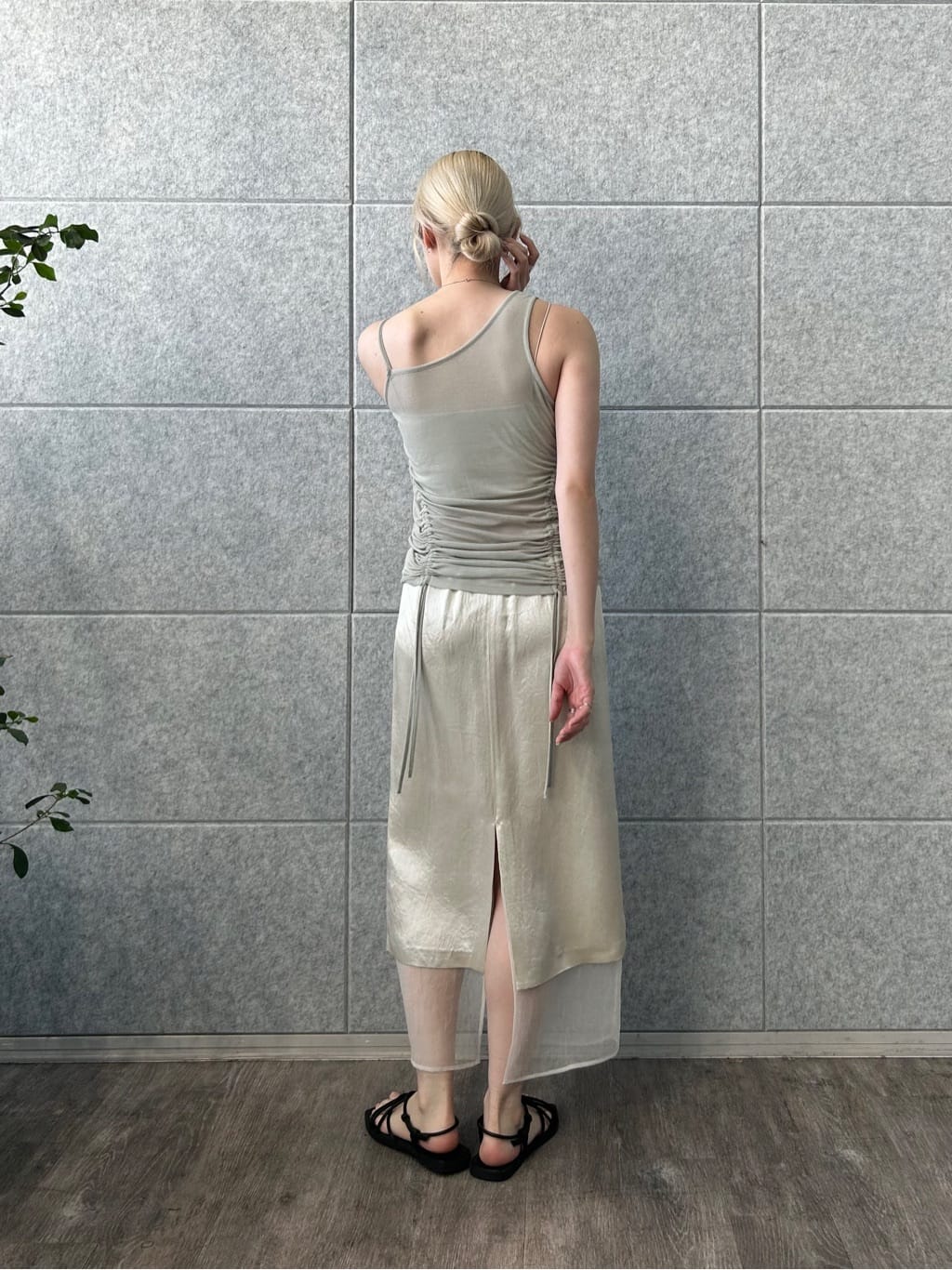 honoka Aさんの「CODE A｜asymmetry gather tank」を使ったコーディネート