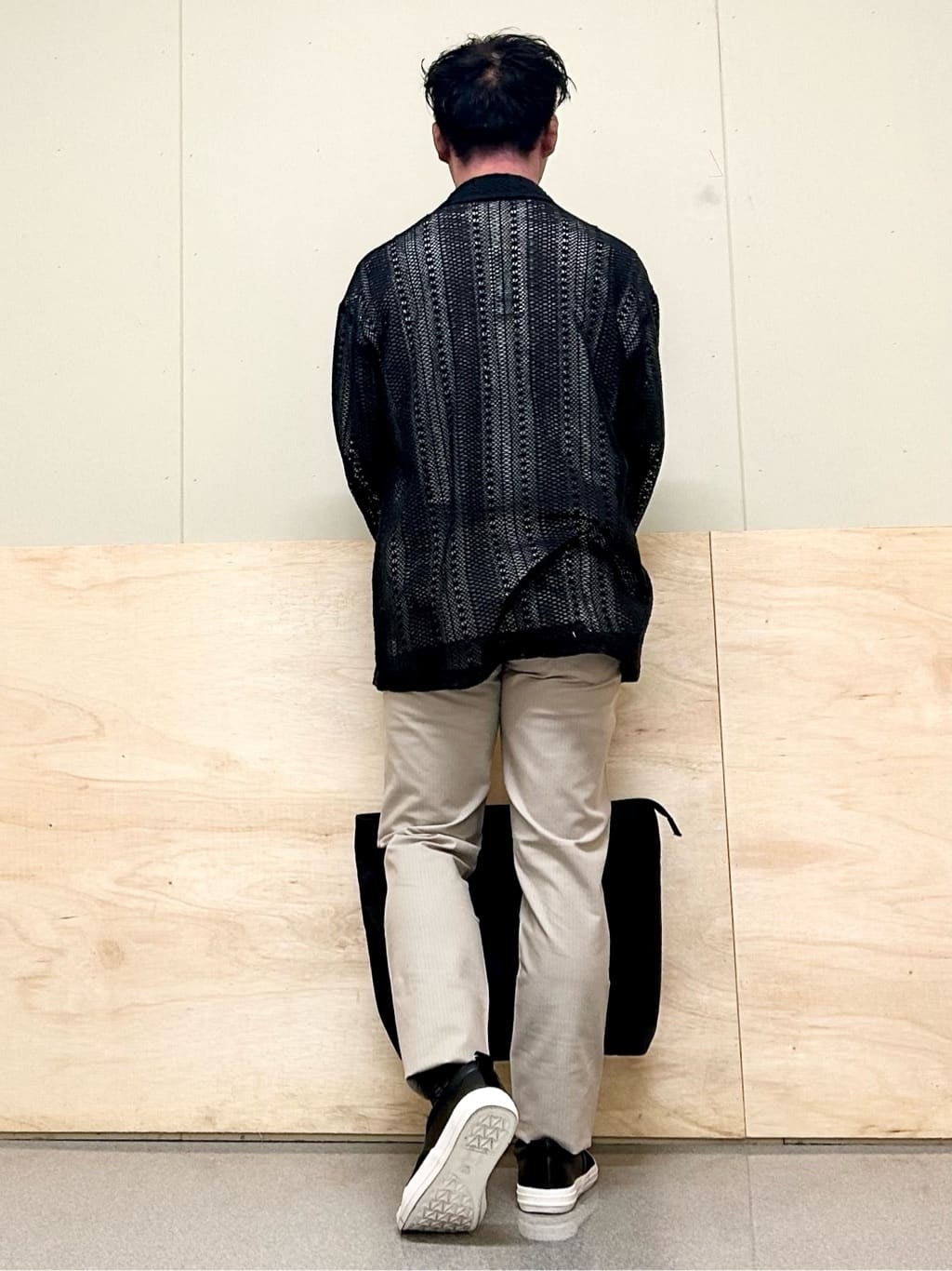 KENJI Iさんの「THE SHOP TK｜【オールシーズン穿ける！】7DAYSストレッチへリンボンパンツ　ON&hArr;OFF兼用」を使ったコーディネート