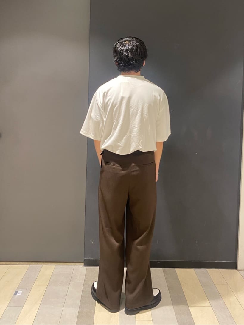 石井友也さんの「tk.TAKEO KIKUCHI｜◆ハートグラフィックTシャツ」を使ったコーディネート