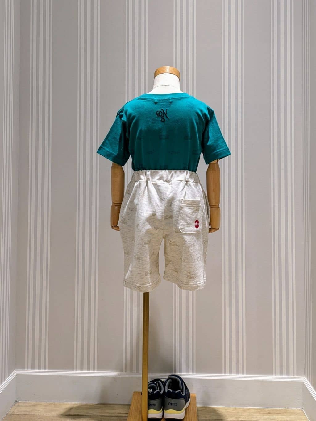Yoshidaさんの「Dessin｜」を使ったコーディネート