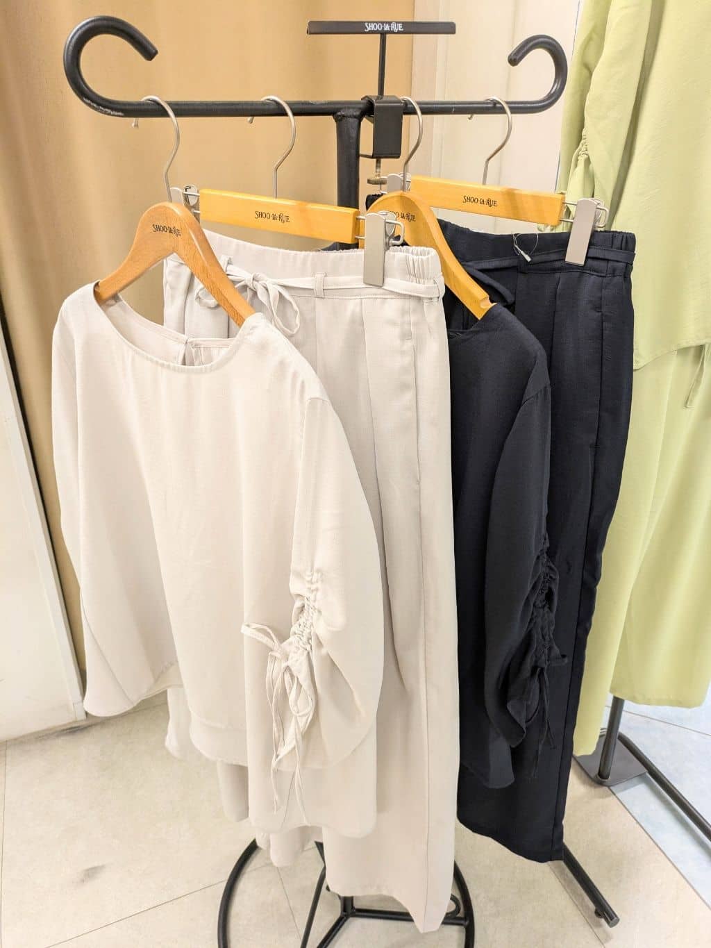 SHIORIさんの「SHOO･LA･RUE｜」を使ったコーディネート
