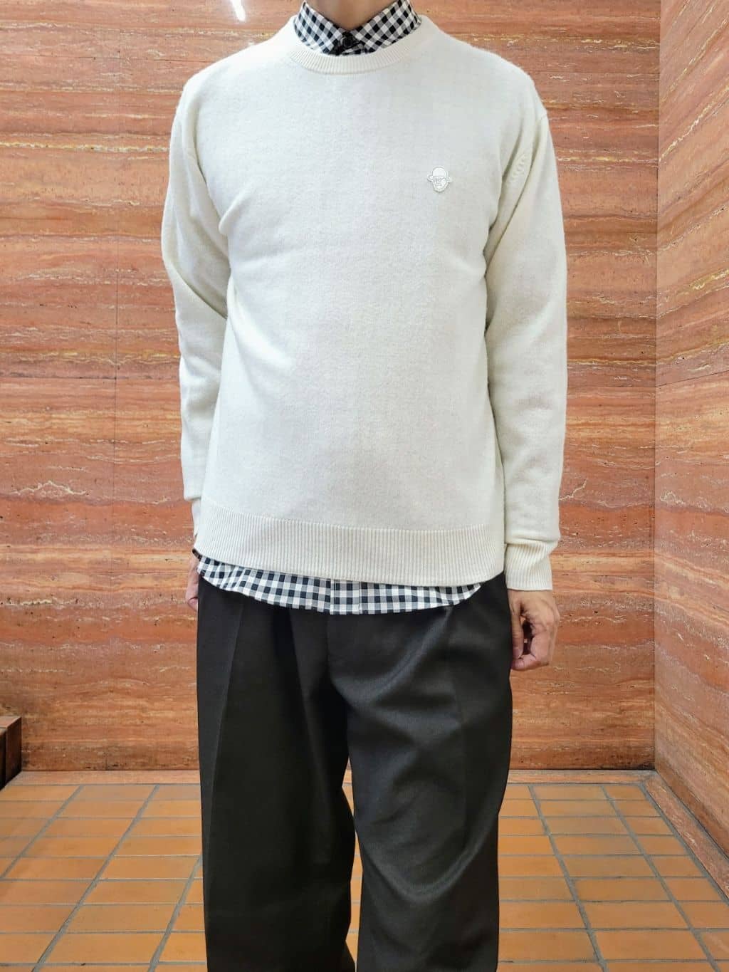 piroyaさんの「TAKEO KIKUCHI｜【Air Palette Knit】ワンポイント カラーニット プルオーバー」を使ったコーディネート