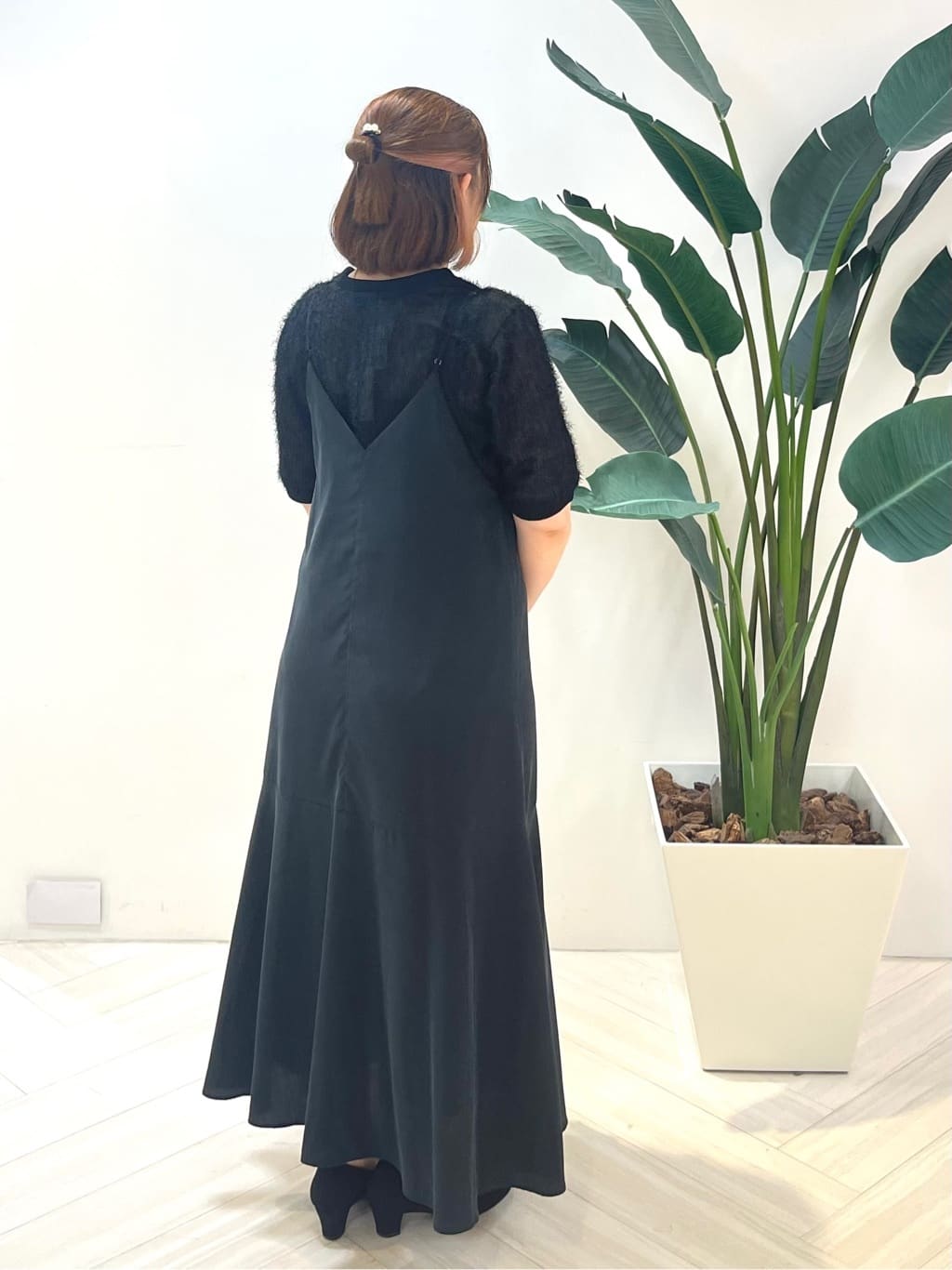 Tomoさんの「UNTITLED｜【洗える/肩紐調節可能】パウダーキャミワンピース」を使ったコーディネート