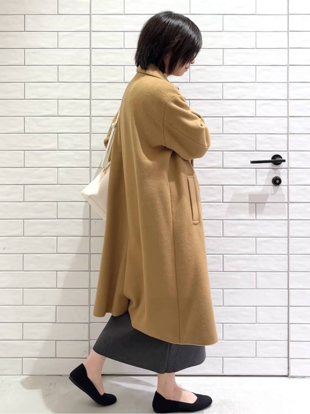 しおりさんの「OPAQUE.CLIP｜カシミヤブレンドウールチェスターコート」を使ったコーディネート