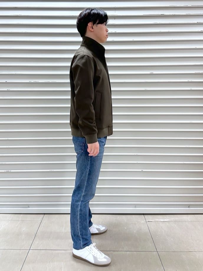 イッシーさんの「TAKEO KIKUCHI｜【JUST ONE LAYER】ダウンファブリック ジップアップ リブ ブルゾン」を使ったコーディネート