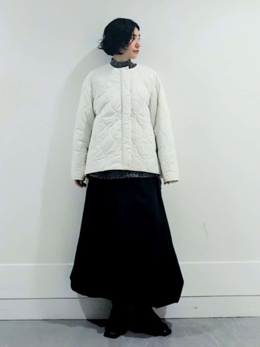 ミズタさんの「UNTITLED｜【ストレッチ素材/撥水加工】バルーンスカート」を使ったコーディネート