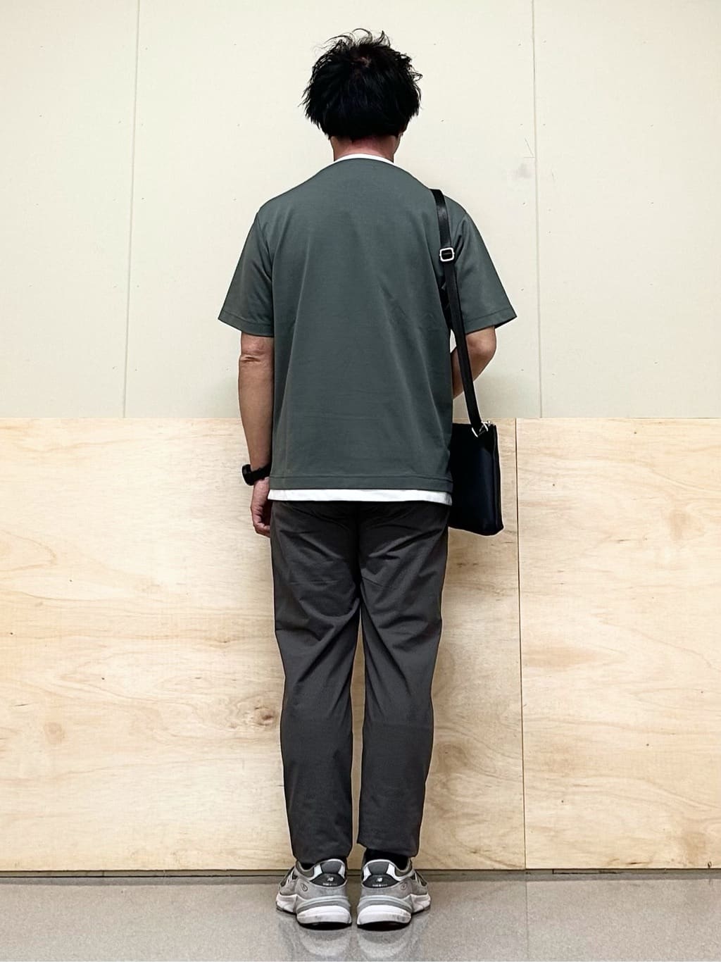 KENJI Iさんの「THE SHOP TK｜サフィアーノミニサコッシュ」を使ったコーディネート