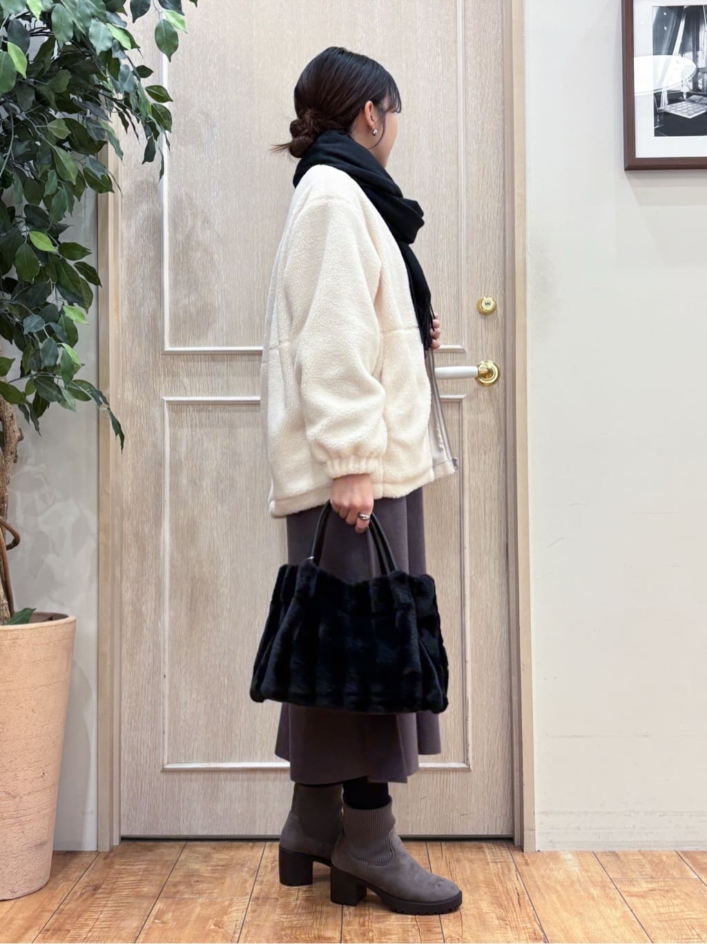 なみさんの「SHOO･LA･RUE｜【洗濯機可】即サマになる ノーカラー ボアブルゾン」を使ったコーディネート
