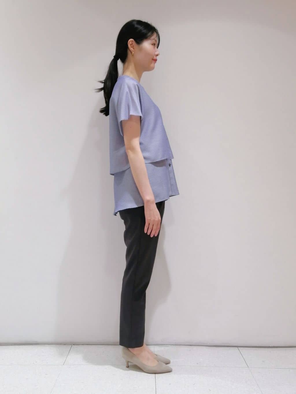 ayanoさんの「INDIVI｜【パンツ人気1位／褒められパンツ／洗える】ウエストゴムタックテーパードパンツ」を使ったコーディネート