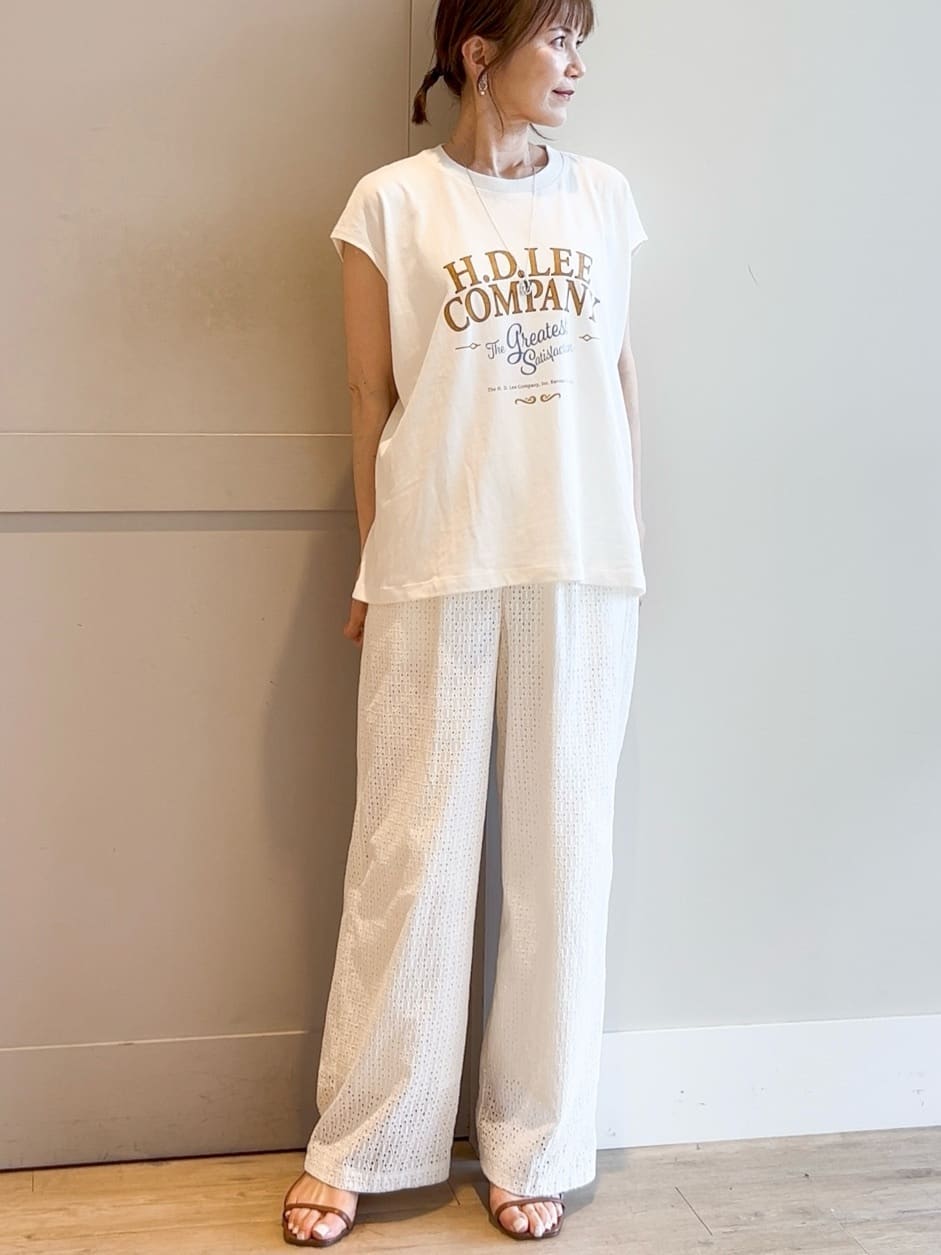 yamakoさんの「grove｜【Lee&times;grove別注】PRINT　SLEEVELESS T-SHIRTS」を使ったコーディネート
