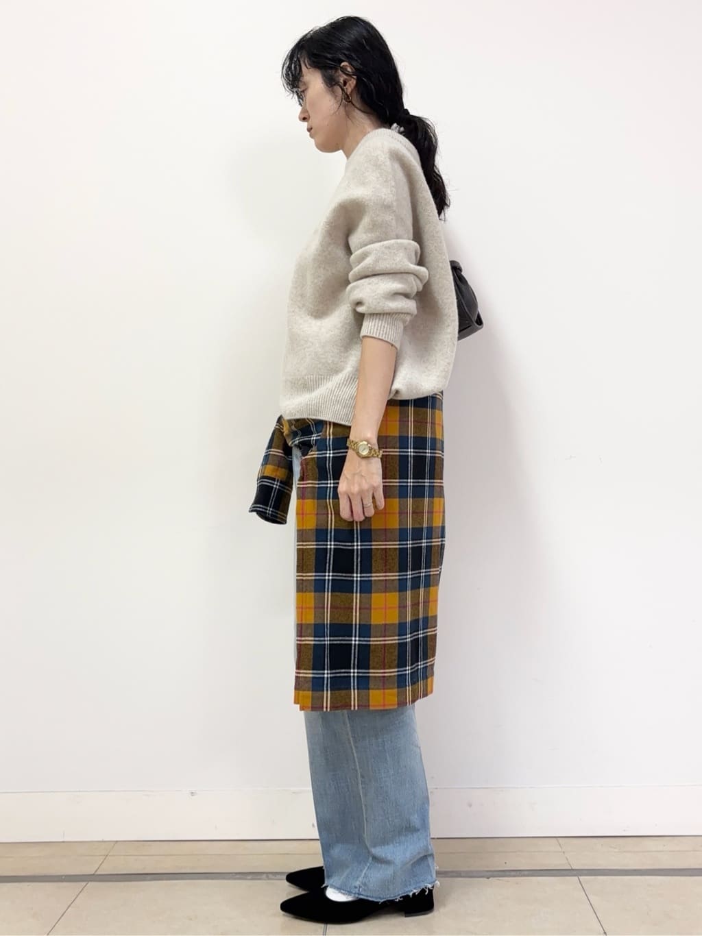 YOKOTAさんの「DRESSTERIOR｜センタープレス ワイドストレートデニム」を使ったコーディネート
