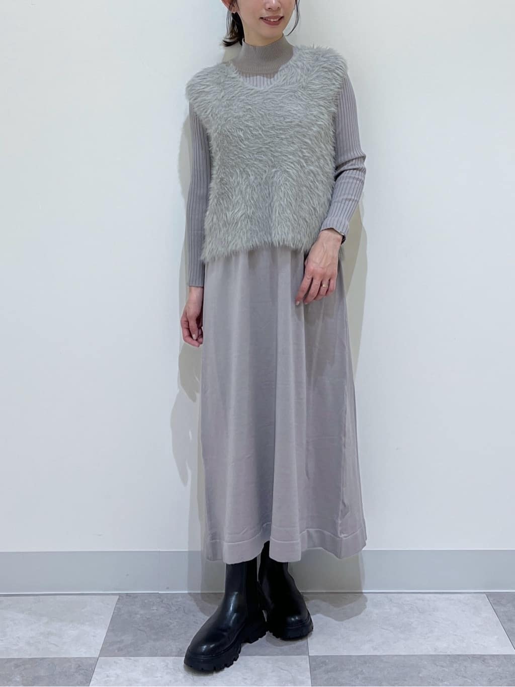 canaさんの「Dessin｜【2点セット・洗える】シャギーベストニットワンピース」を使ったコーディネート