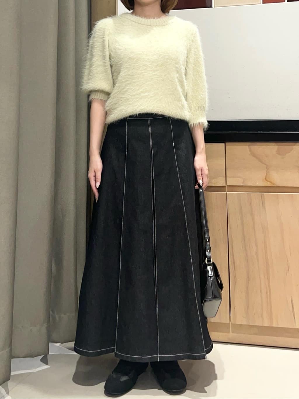 かのさんの「THE SHOP TK｜【大人の魅力引き出す】5分袖フェザーニット/洗える」を使ったコーディネート