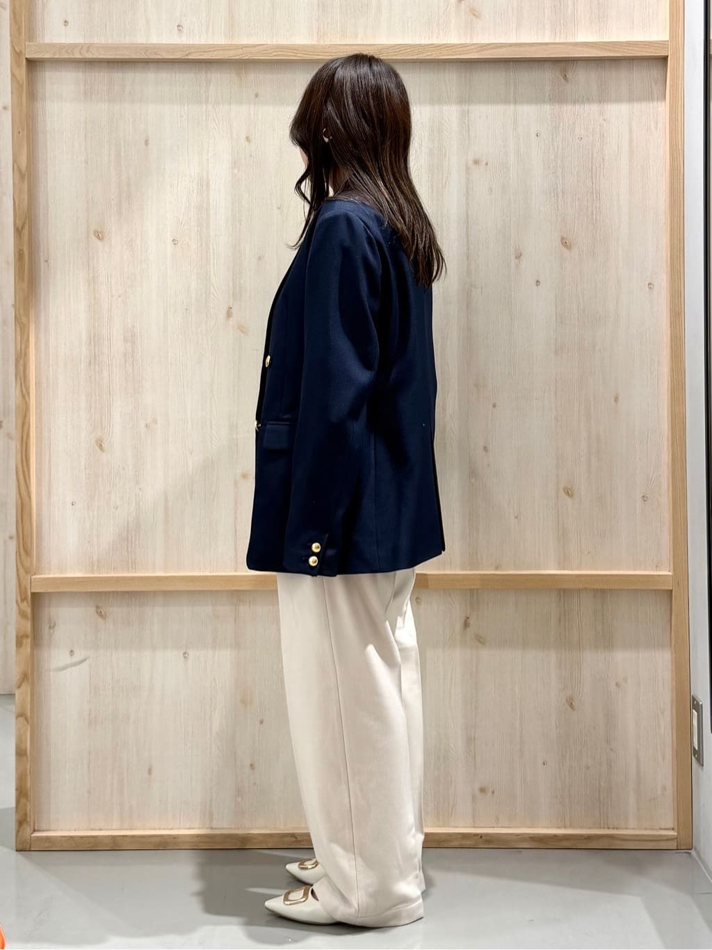 nanaさんの「THE SHOP TK｜【通勤にもデイリーにも】CAVIAN 金ボタンダブルブレストジャケット」を使ったコーディネート