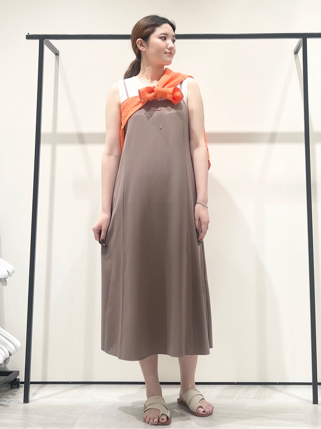 T.Kさんの「INDIVI｜【UVケア】エアリージョーゼット キャミワンピース」を使ったコーディネート