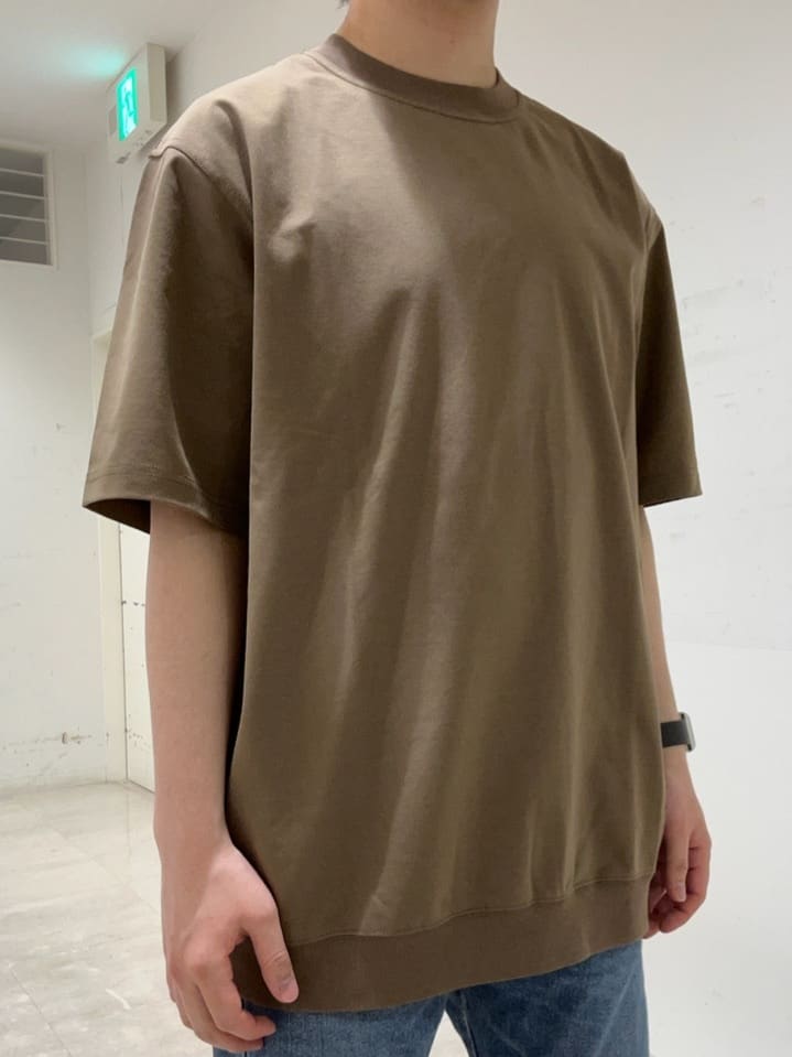 コウノ モトヤさんの「TAKEO KIKUCHI｜【抗菌防臭／5サイズ展開】ハイゲージポンチ Tシャツ」を使ったコーディネート
