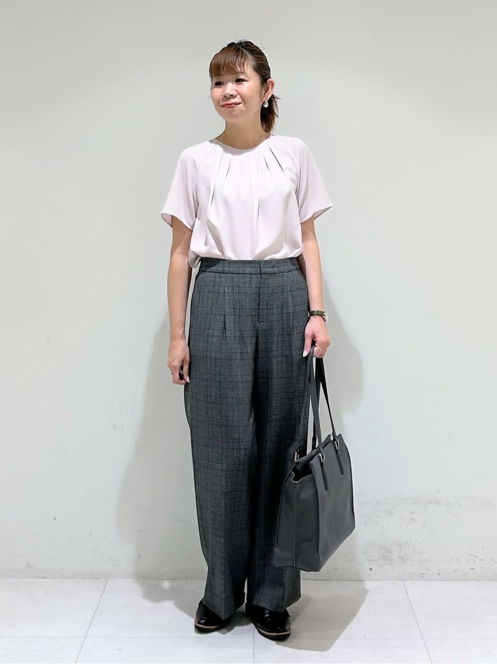 tsuyuさんの「INDIVI｜【UVケア】タックブラウス」を使ったコーディネート