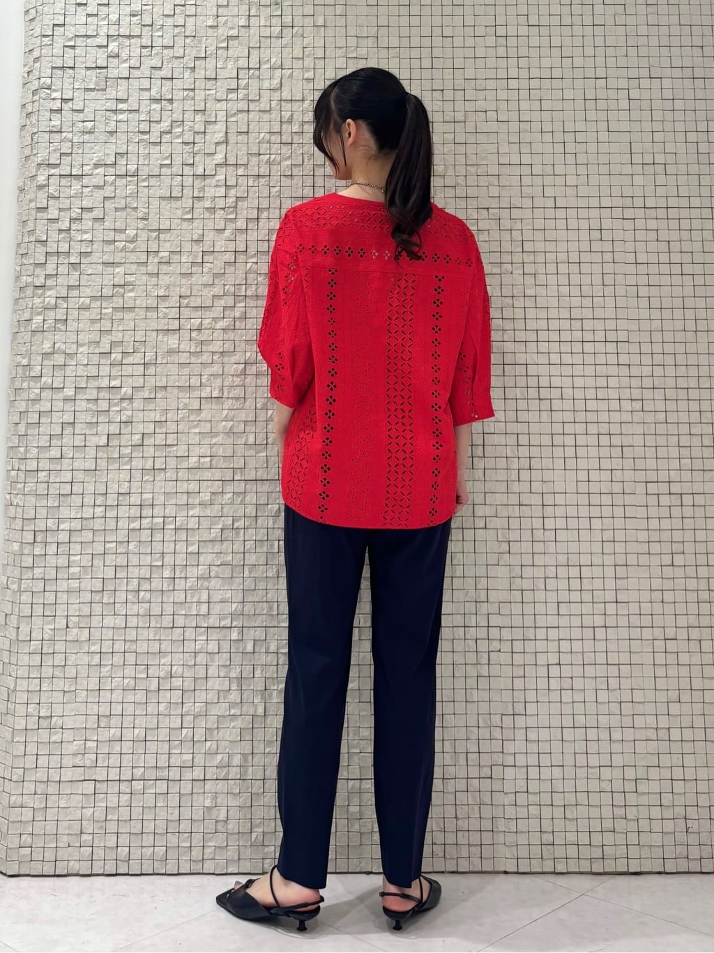 ibukiさんの「INDIVI｜◆【刺繍／レース】スラッシュネックブラウス」を使ったコーディネート