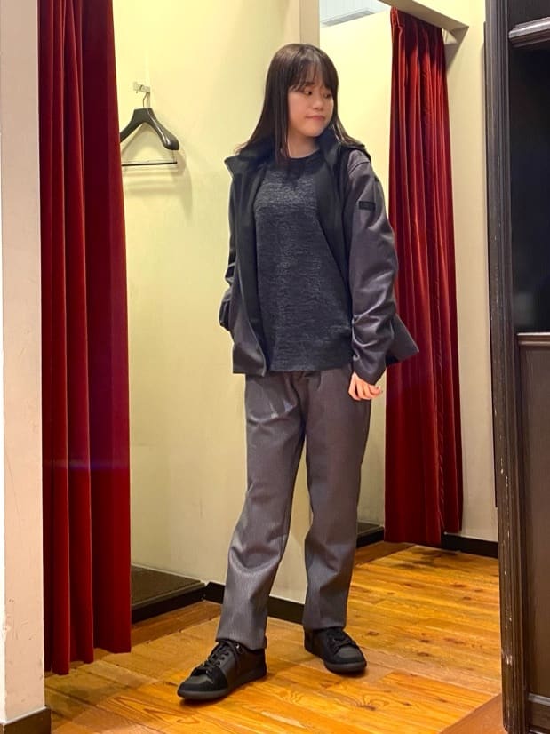 かわぴーさんの「TAKEO KIKUCHI｜【DOWN FABRIC】ダウンファブリック ドレスパンツ / セットアップ対応」を使ったコーディネート