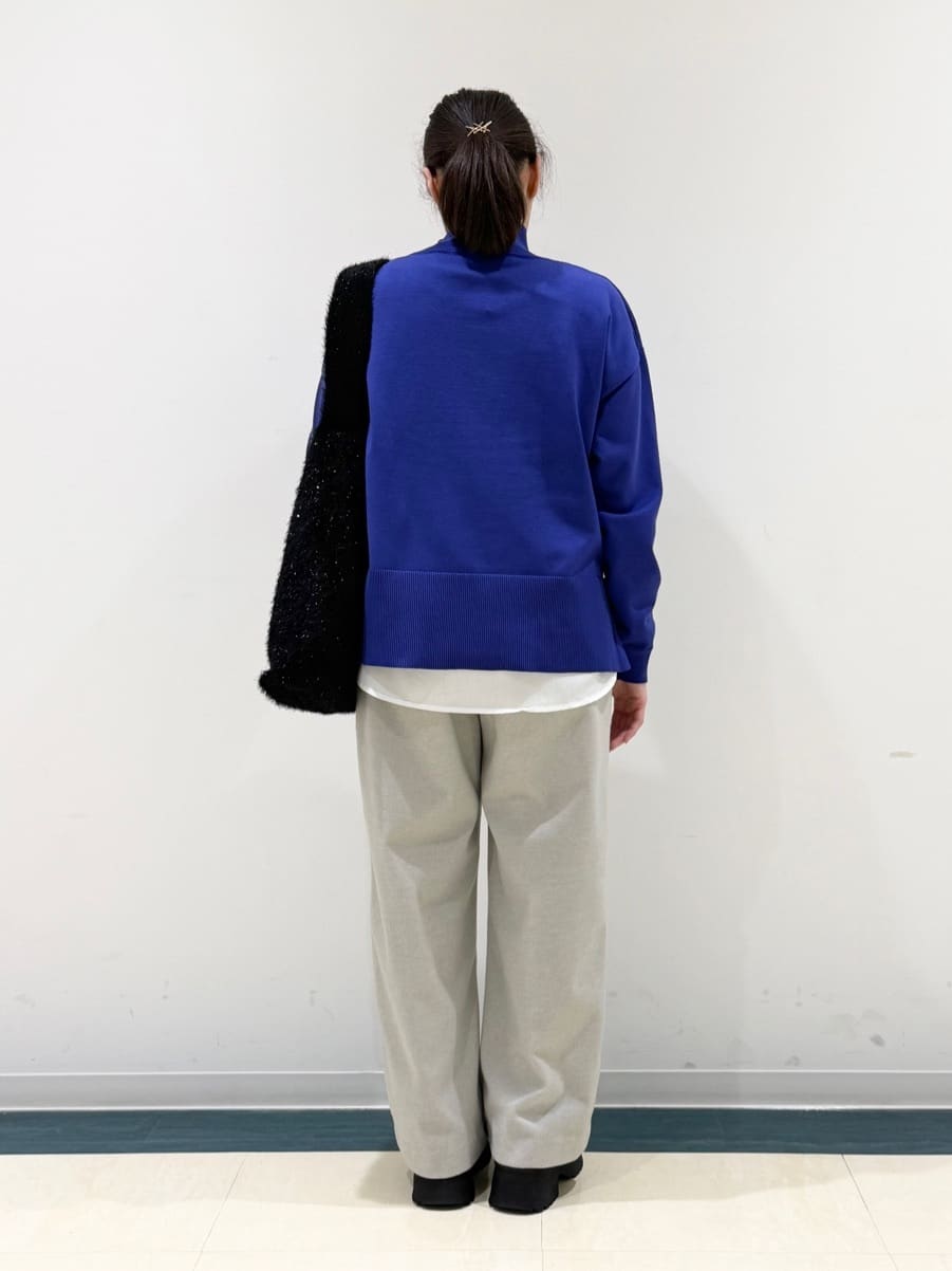 あんづさんの「SHOO･LA･RUE｜【2点セット/洗濯機可/S-LL】着回しがきく もちもちハイネックニット+裾シャツインナー」を使ったコーディネート