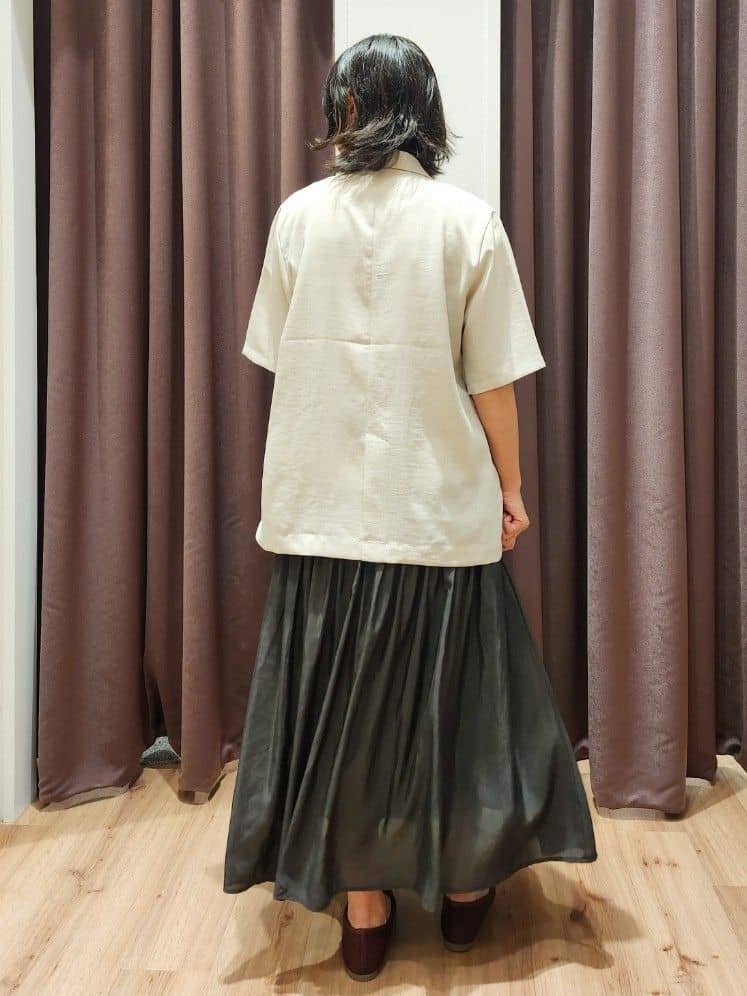 さくさんの「grove｜軽やかに羽織れて、きちんと見え ハーフスリーブテーラードジャケット」を使ったコーディネート