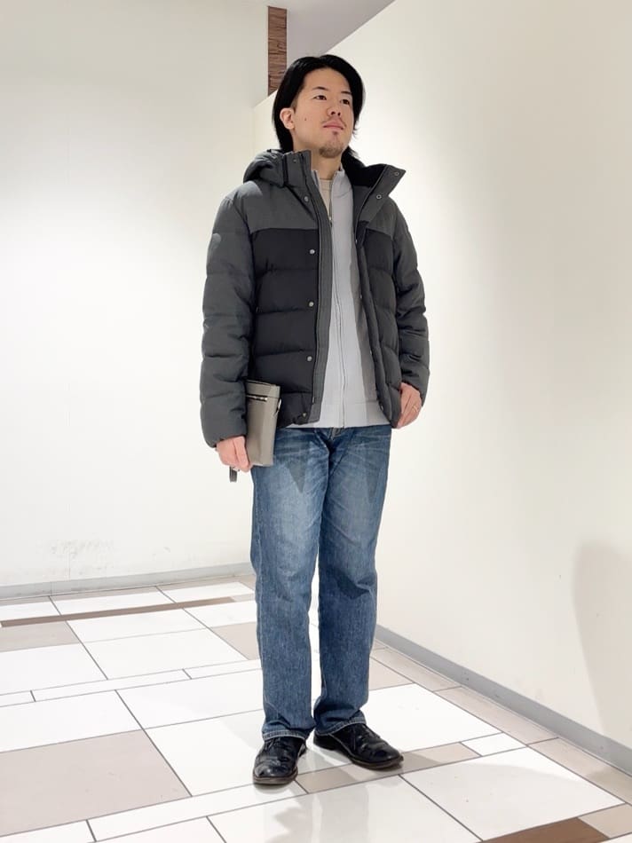 及川さんの「TAKEO KIKUCHI｜カラーコンビ ダウンブルゾン」を使ったコーディネート