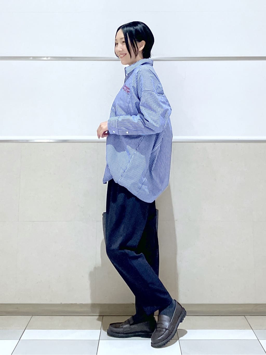 eriko さんの「Dessin｜【洗える】刺繍ロゴ入りオーバーシャツ」を使ったコーディネート