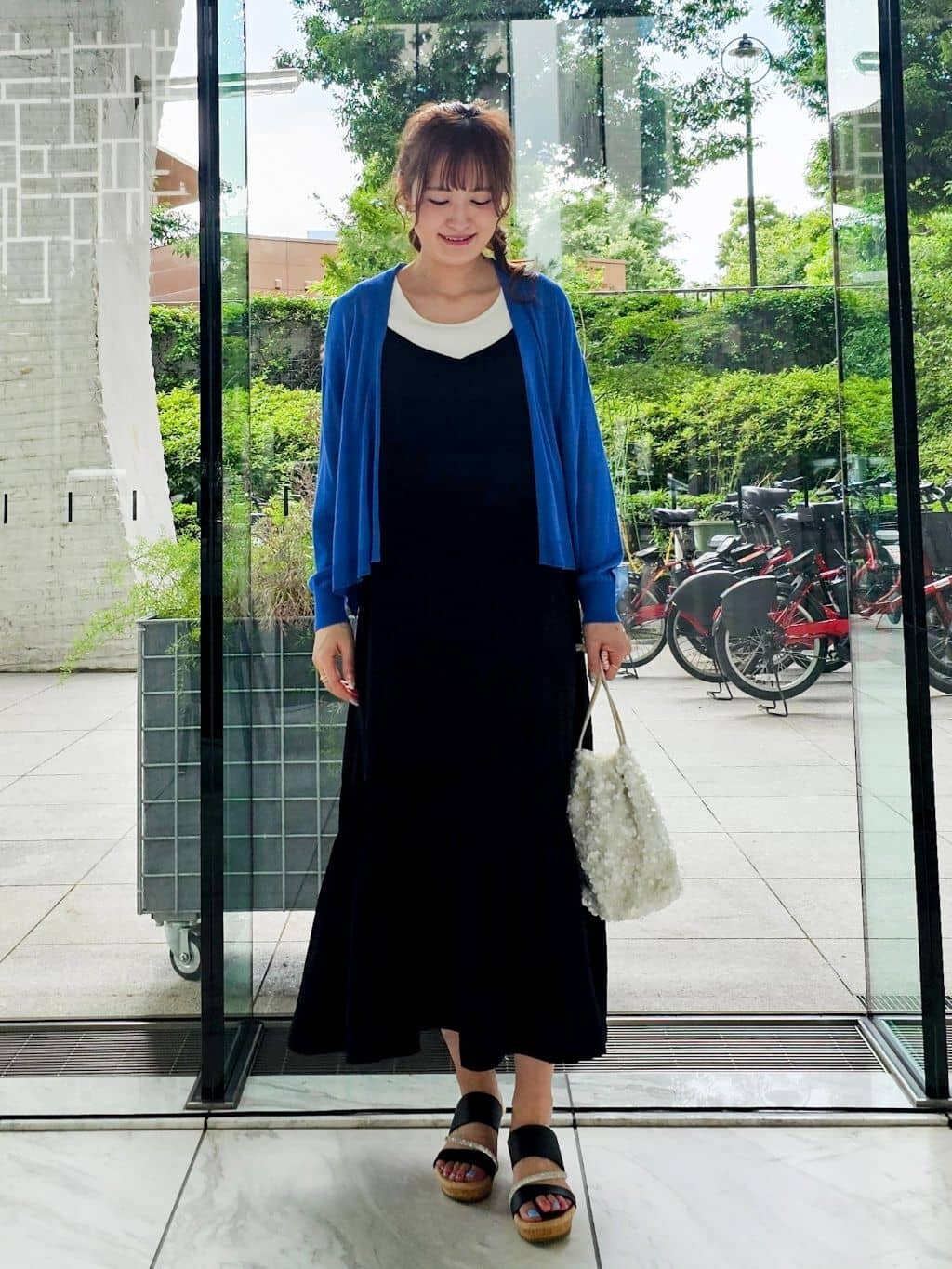 ゆゆさんの「SHOO･LA･RUE｜【ひんやり】シャーリングがアクセントに 大人のデザインキャミワンピース」を使ったコーディネート