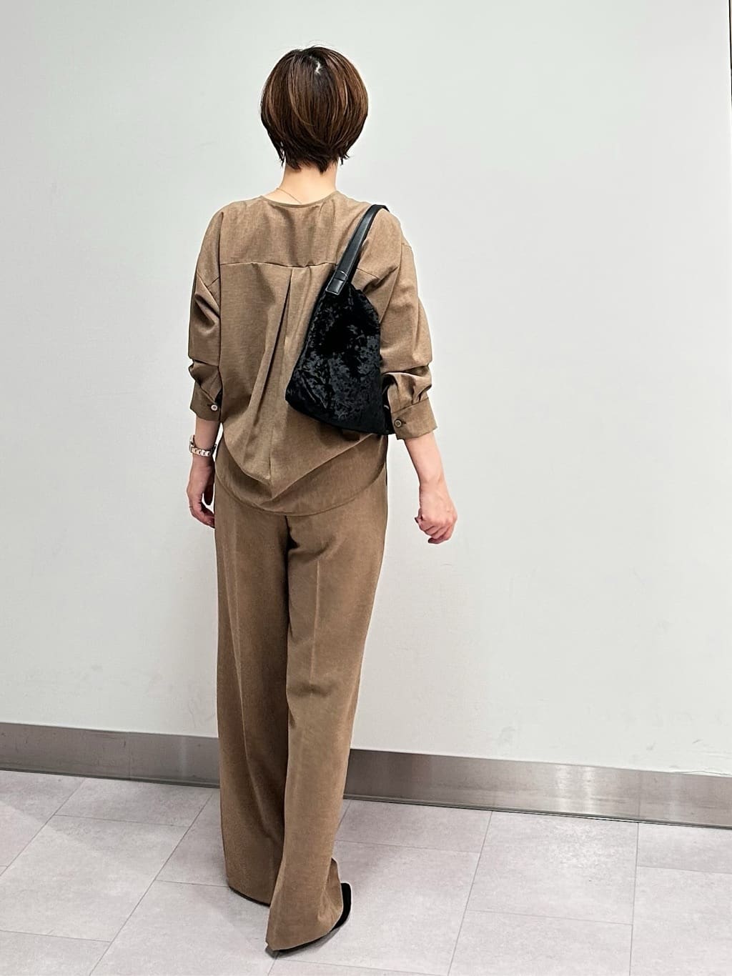 みなこさんの「UNTITLED｜【セットアップ可/はっ水/通勤】リラククール 半袖ブラウス」を使ったコーディネート