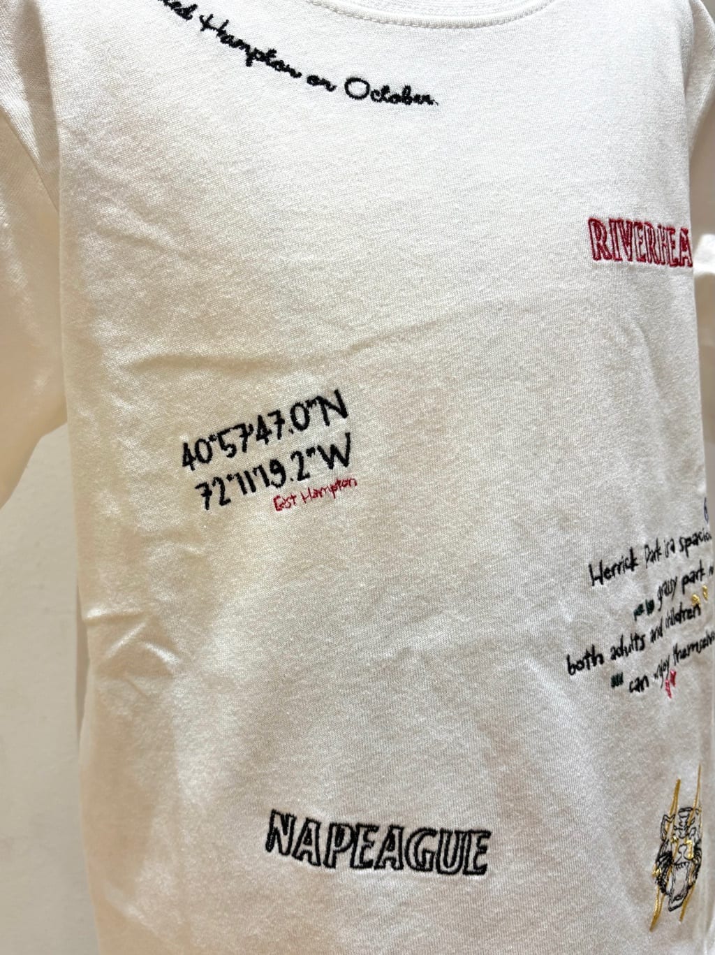 yumiさんの「Dessin｜【リンクコーデ/洗える】刺繍Tシャツ」を使ったコーディネート