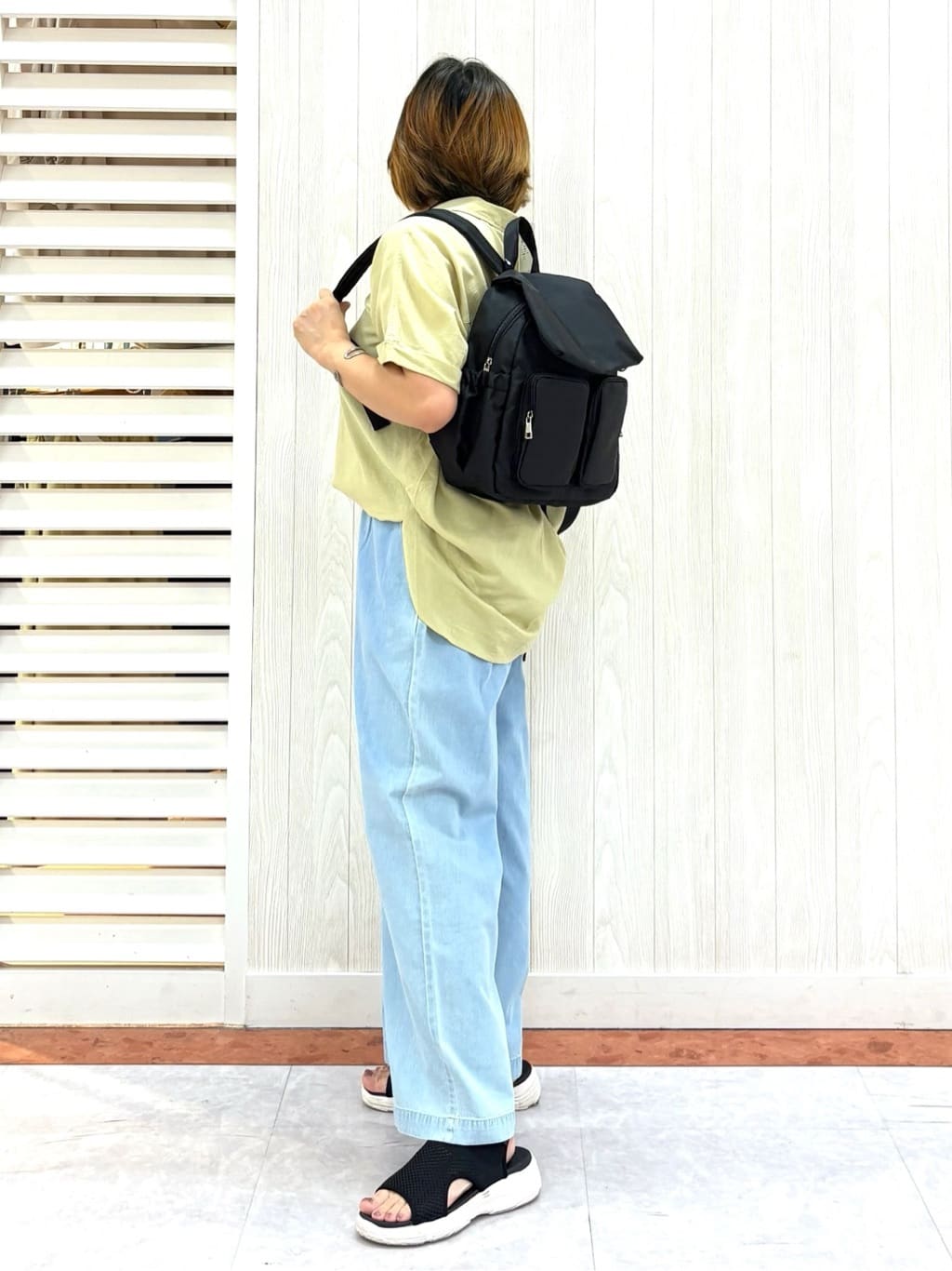 もっちさんの「SHOO･LA･RUE｜【S-LL/UV/接触冷感/抗菌防臭】体型を自然にカバー フレンチリネンブレンド襟付ドルマンシャツ」を使ったコーディネート