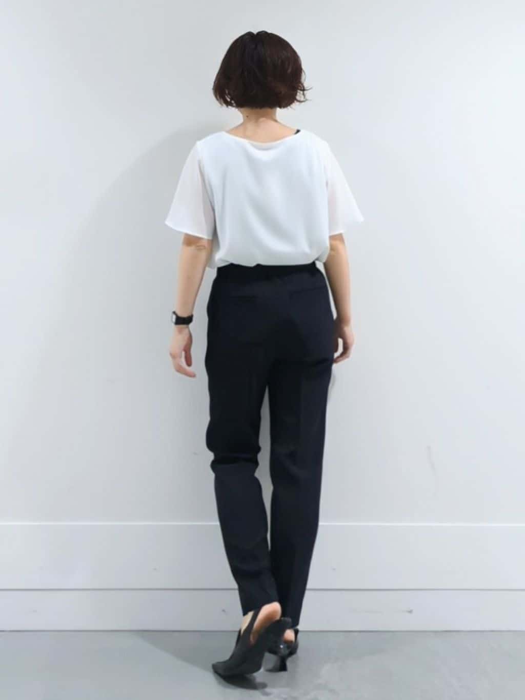 ミズタさんの「UNTITLED｜【通勤スーツ】ライトウェイト テーパードパンツ」を使ったコーディネート