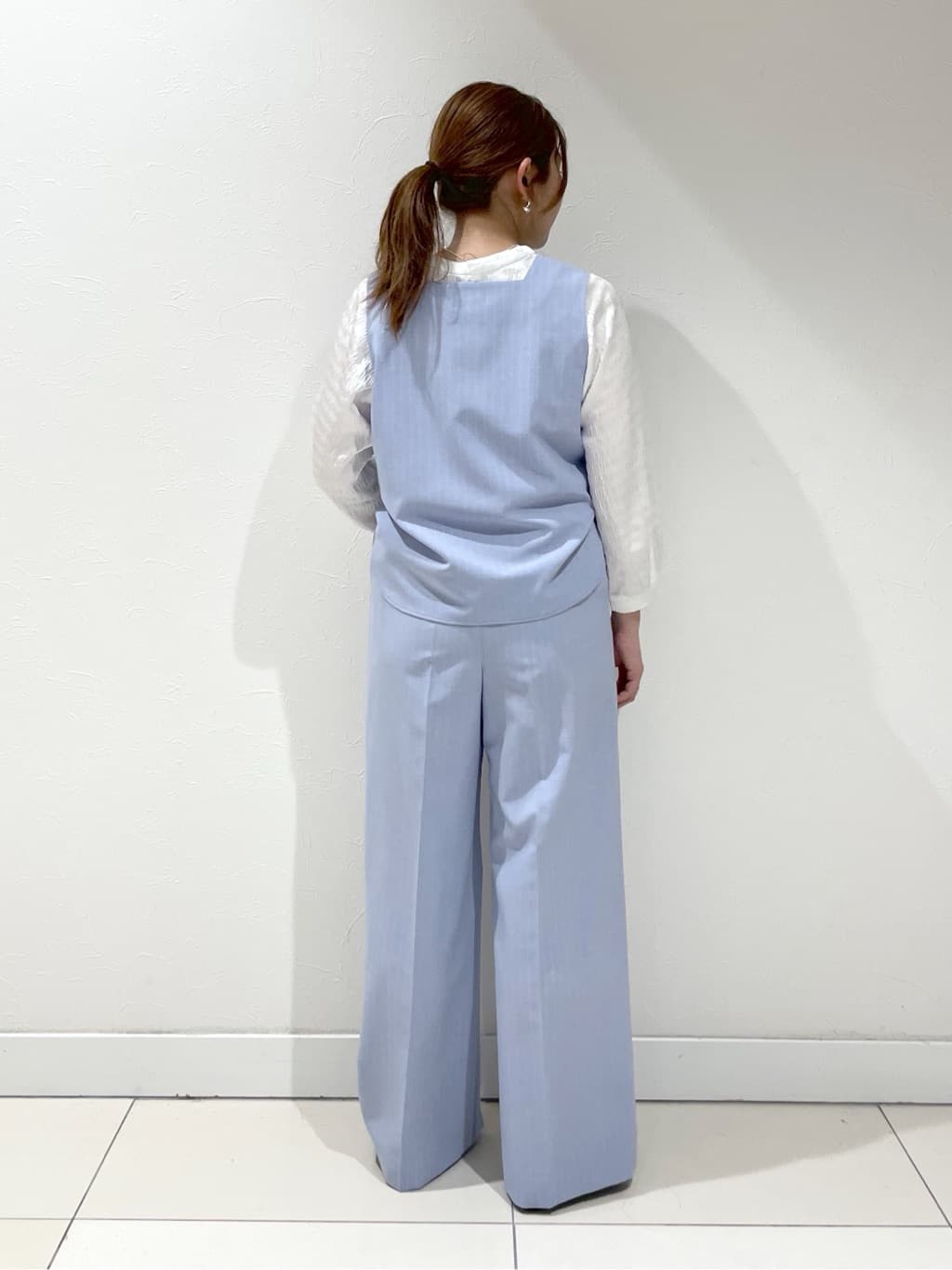 YUUKIさんの「INDIVI｜◆【洗える】シャーリング風ラグランスリーブブラウス」を使ったコーディネート