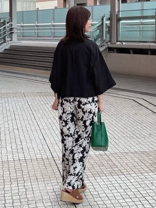 makiさんの「UNTITLED｜【前開き/洗える】ショート丈シアーシャツ」を使ったコーディネート